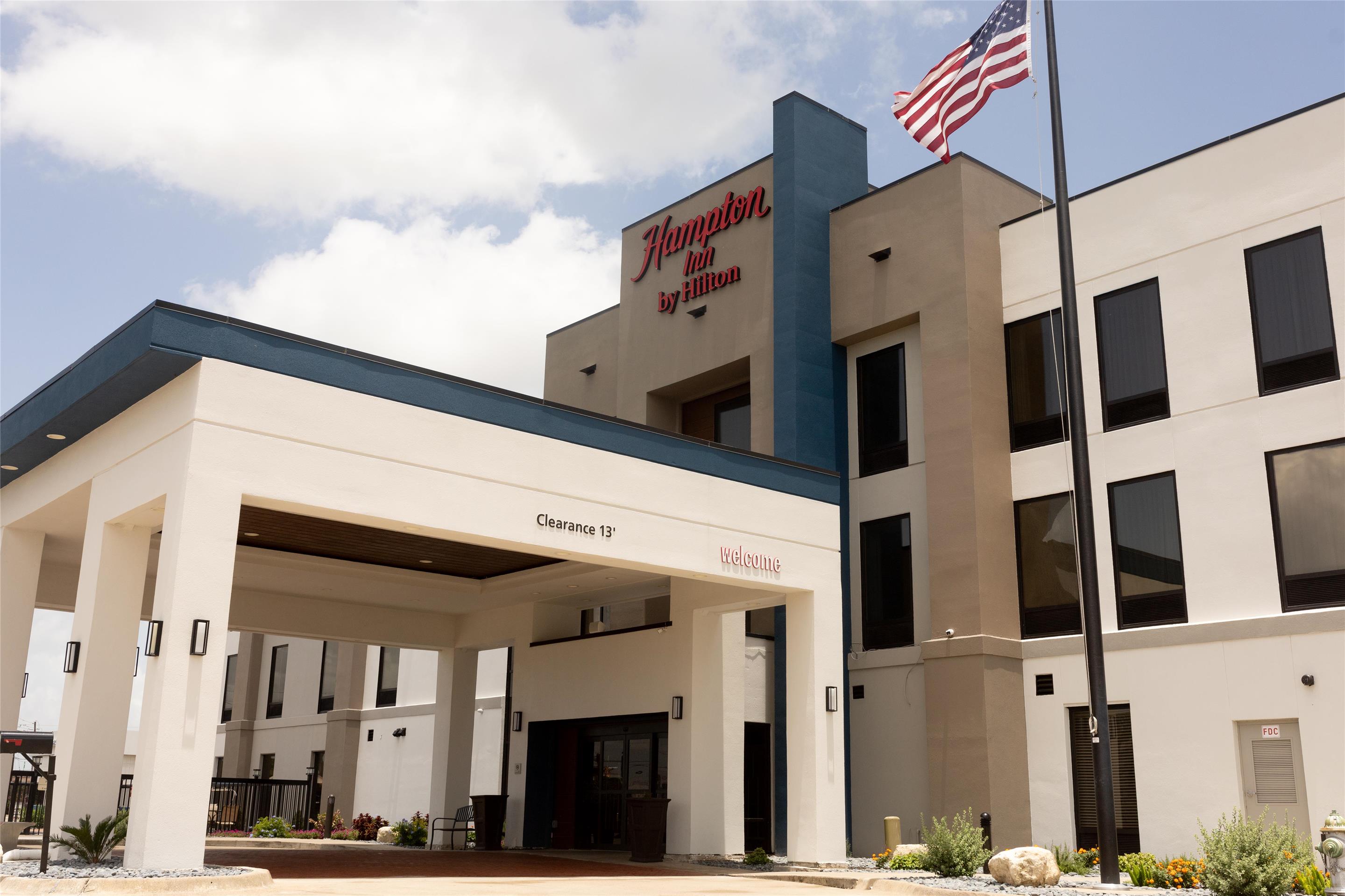 Exterior | Hampton Inn Victoria