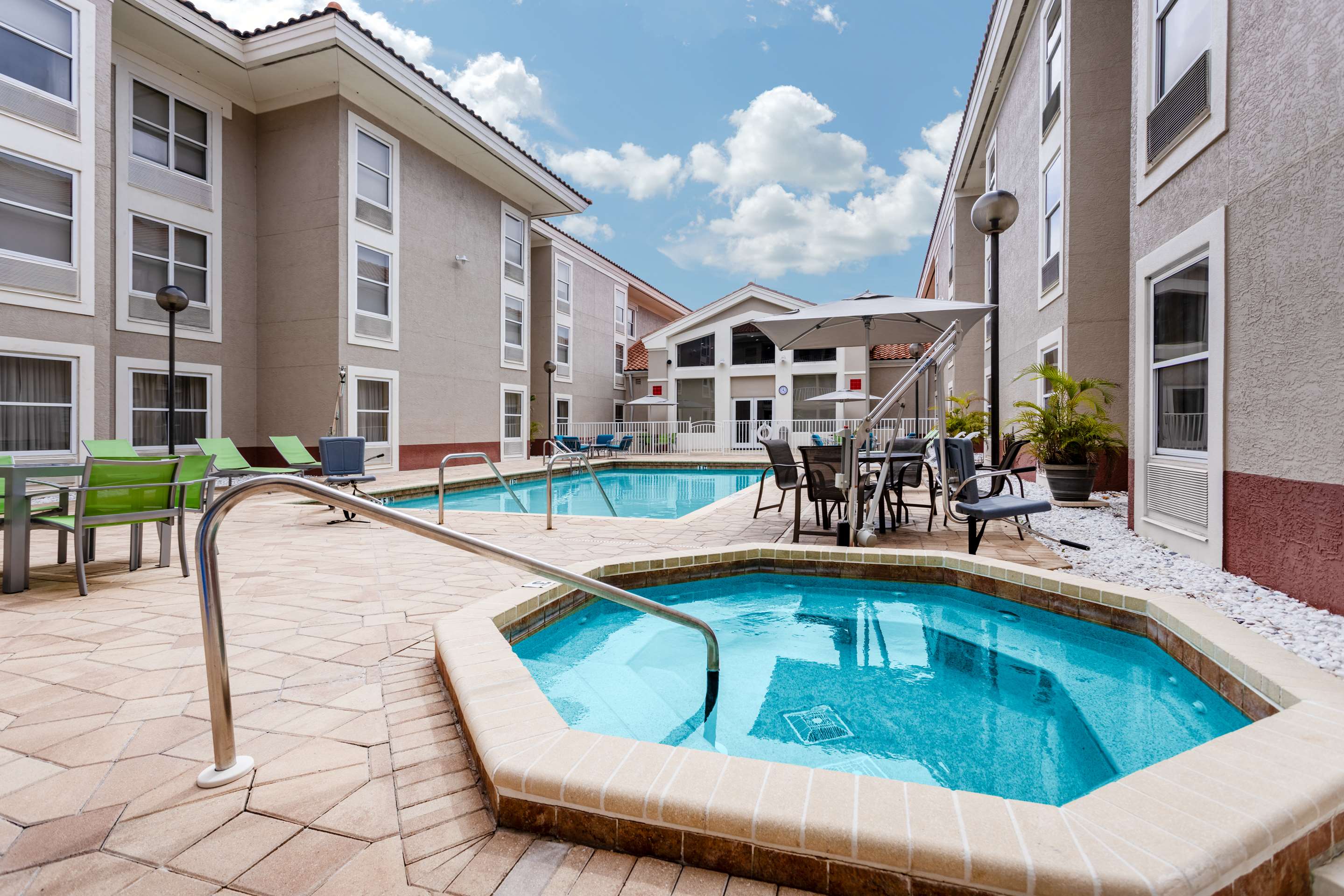 Pool | Hampton Inn & Suites Venice Bayside South Sarasota