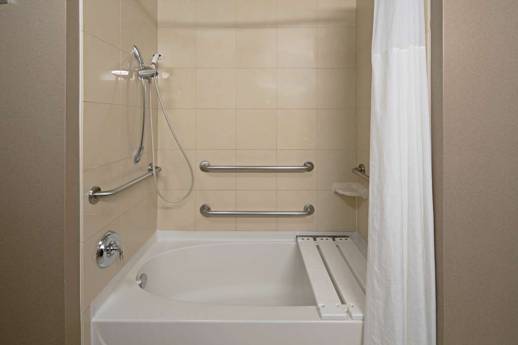 Hampton Inn by Hilton VISALIA Room Type - 1 KNG ACC ROLLIN SHWR NS