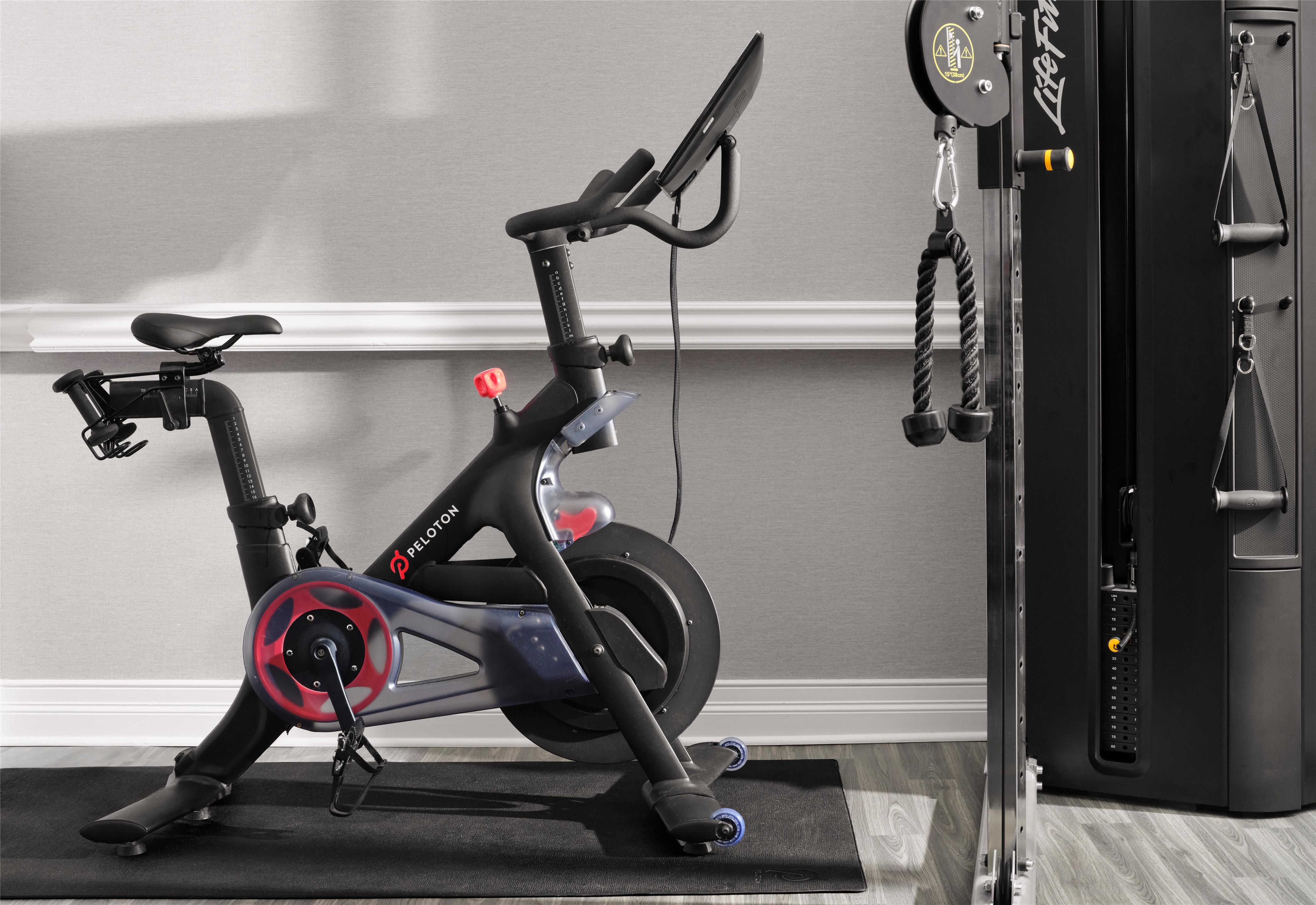 Health club fitness center gym | Hampton Inn & Suites Vicksburg