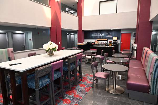 Amenities - Hampton Inn Lake Park - I-75, Exit 5