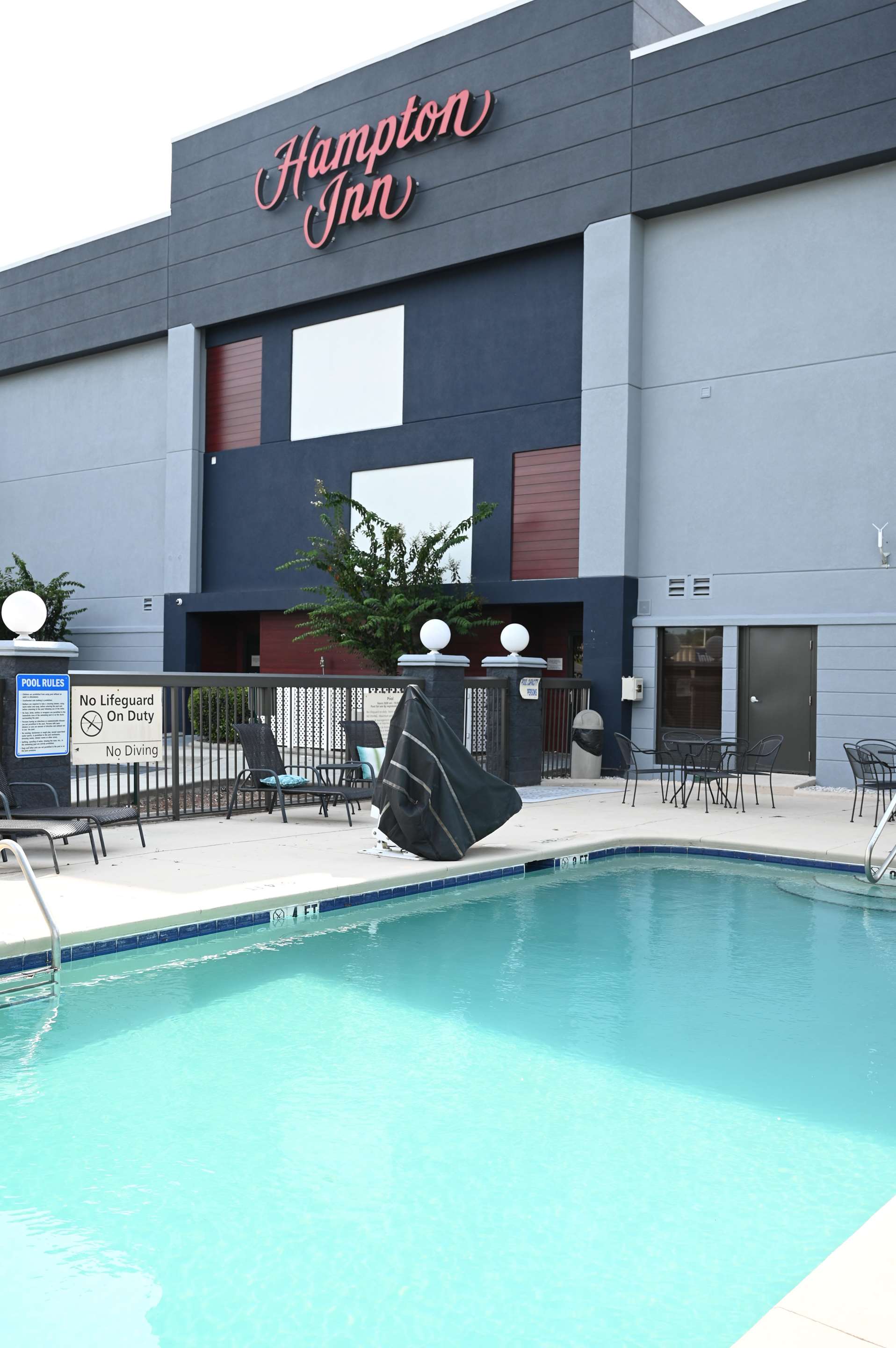 Pool | Hampton Inn Valdosta/Lake Park Area