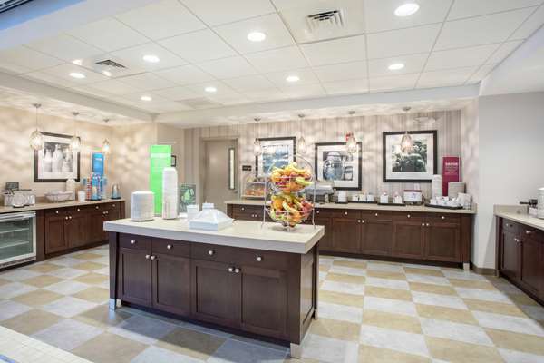 Restaurant - Hampton Inn Philadelphia Voorhees