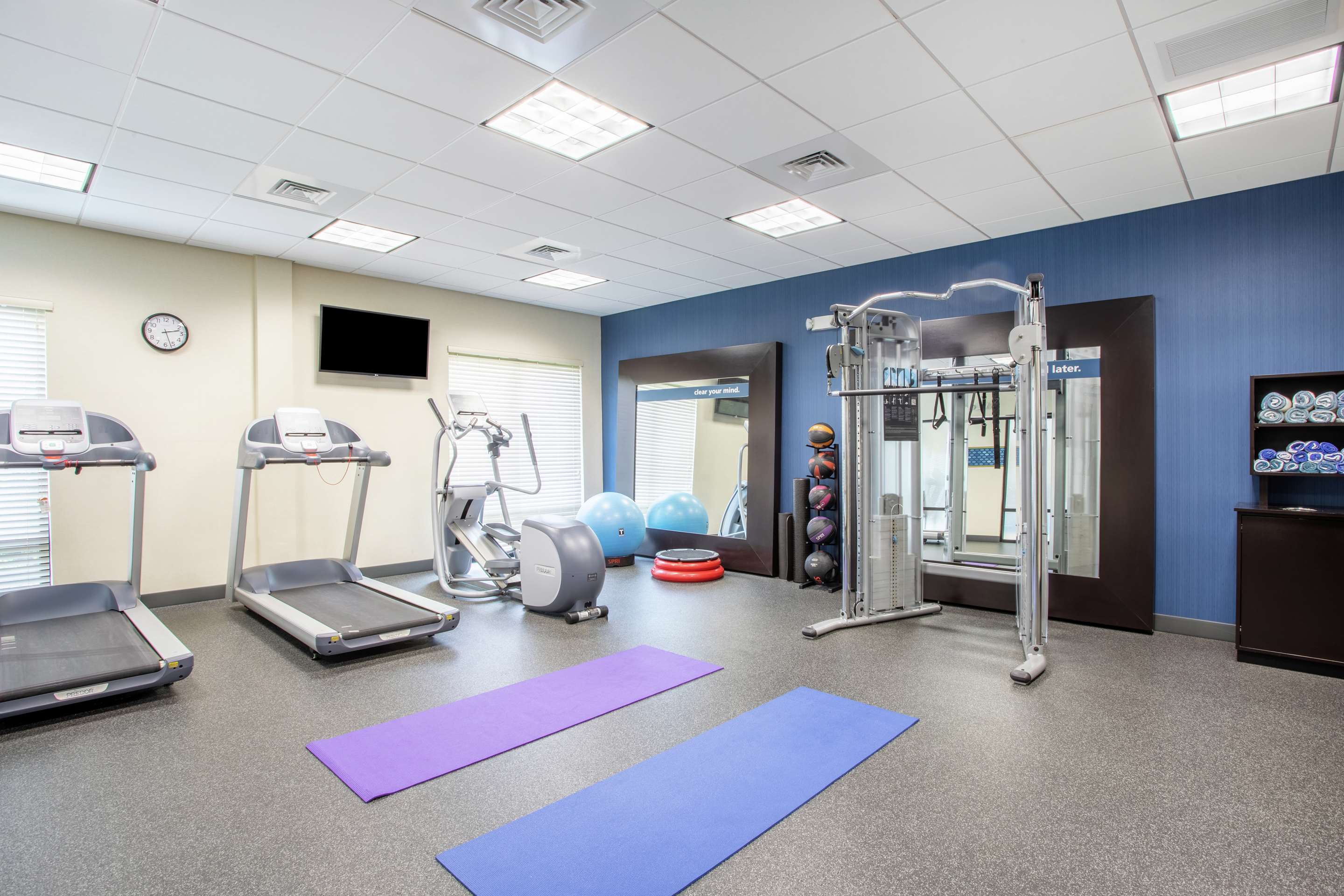 Health club fitness center gym | Hampton Inn Philadelphia/Voorhees