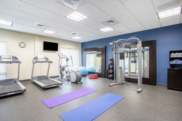 Fitness/ Exercise Room - Hampton Inn Philadelphia Voorhees