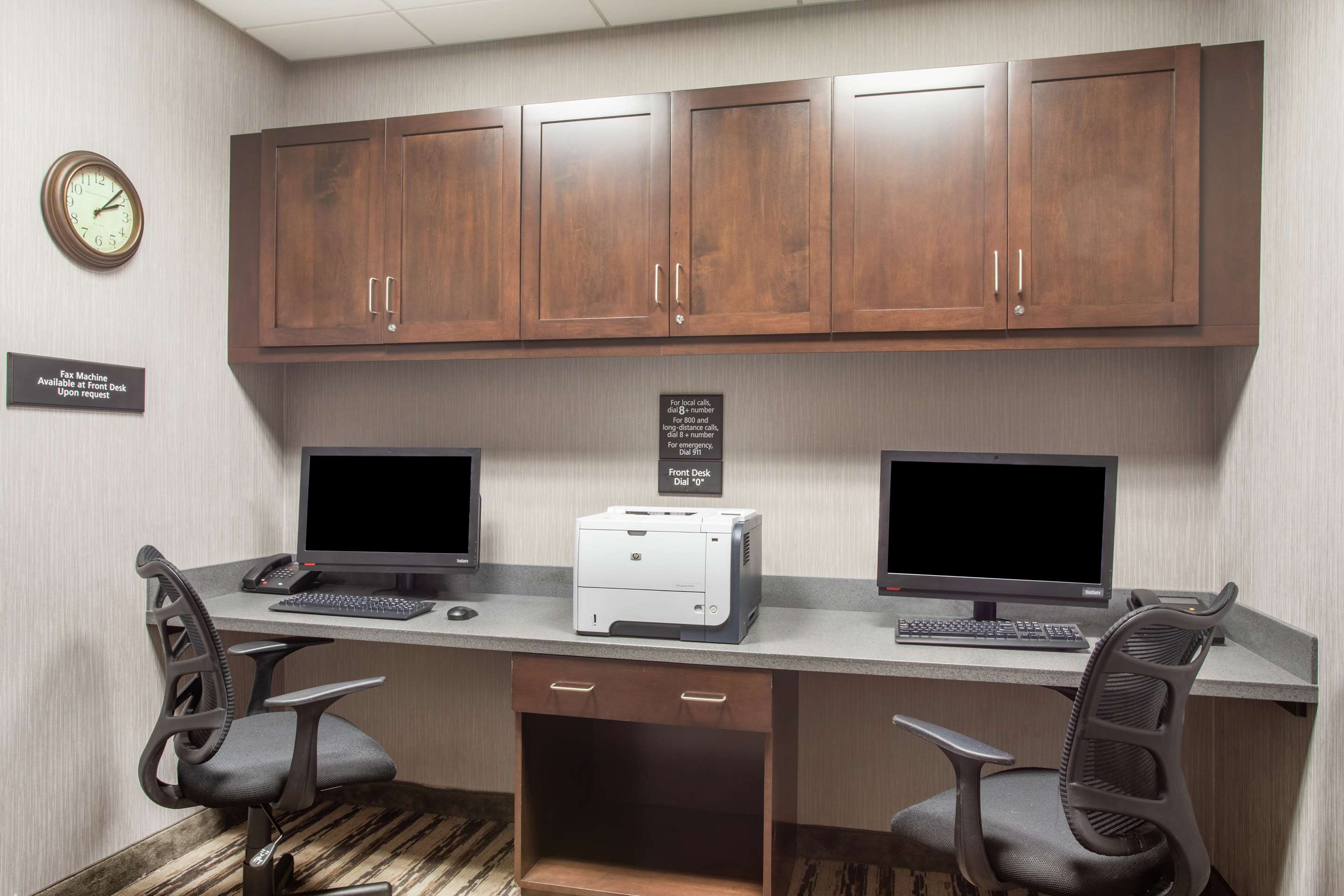 Business Center | Hampton Inn Philadelphia/Voorhees