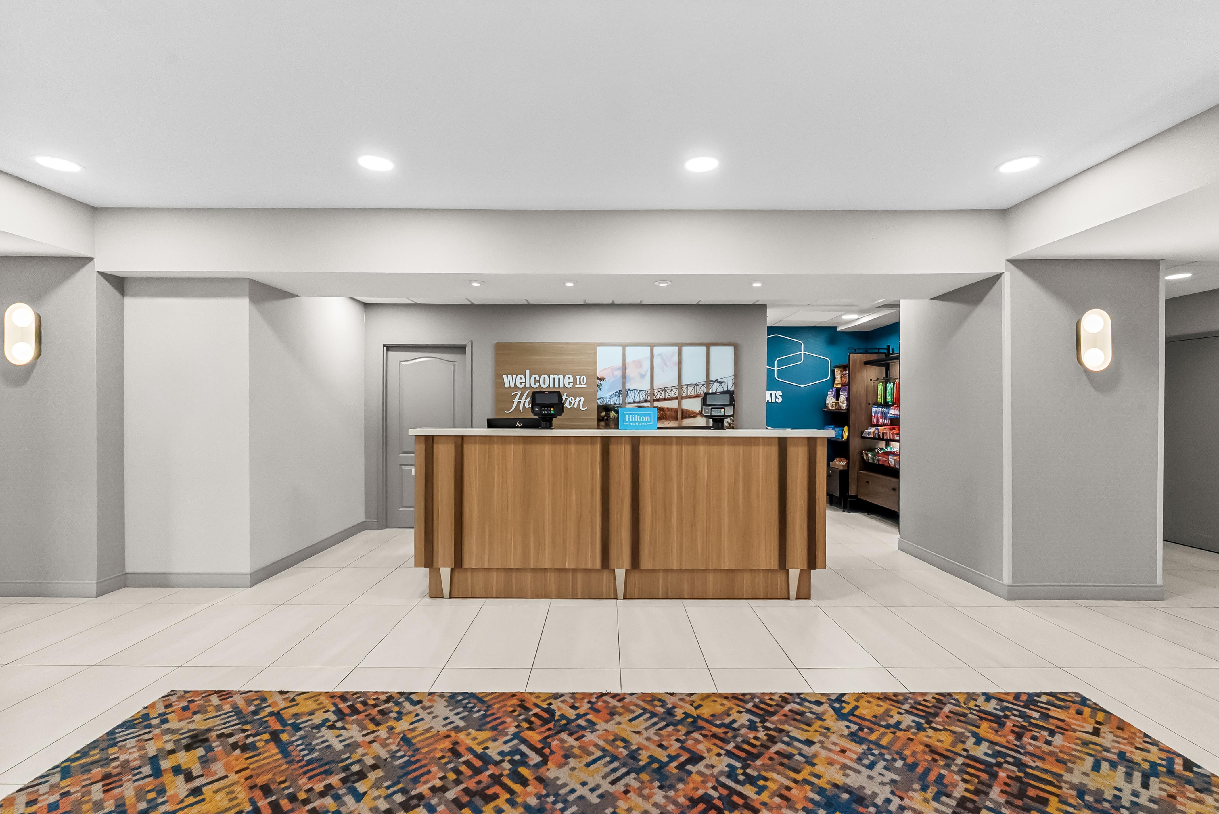 Reception | Hampton Inn & Suites Peru