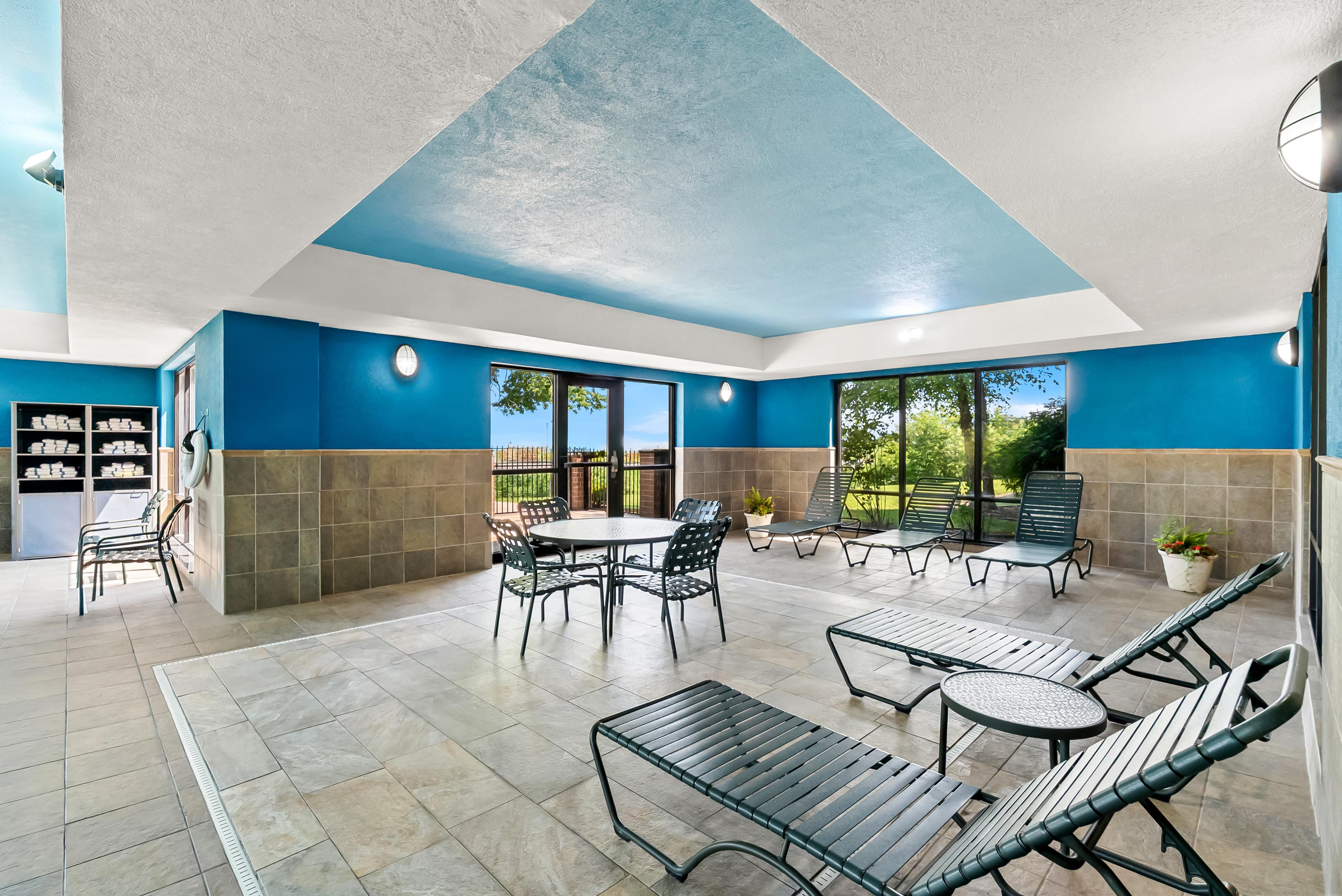 Pool | Hampton Inn & Suites Peru