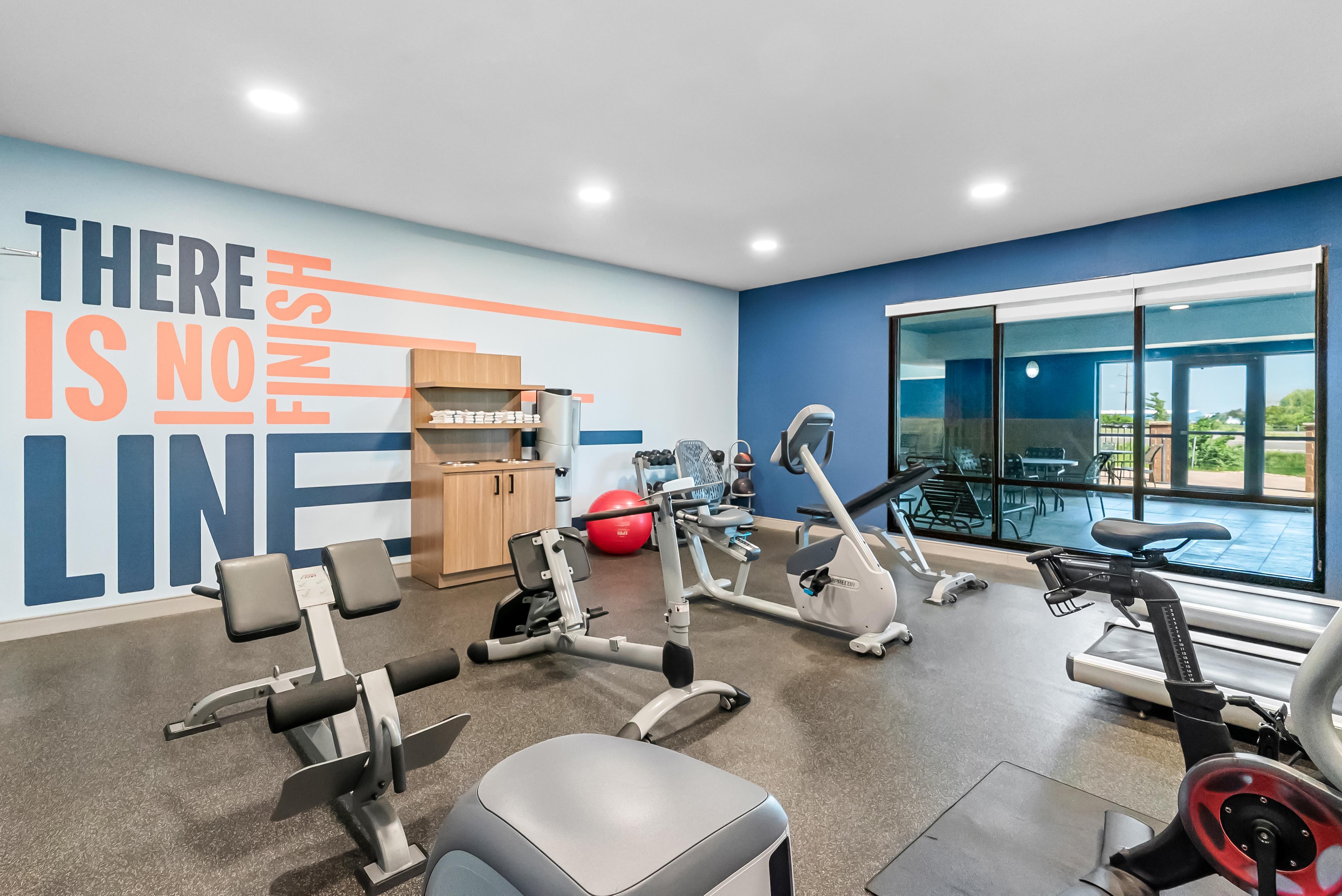 Health club fitness center gym | Hampton Inn & Suites Peru