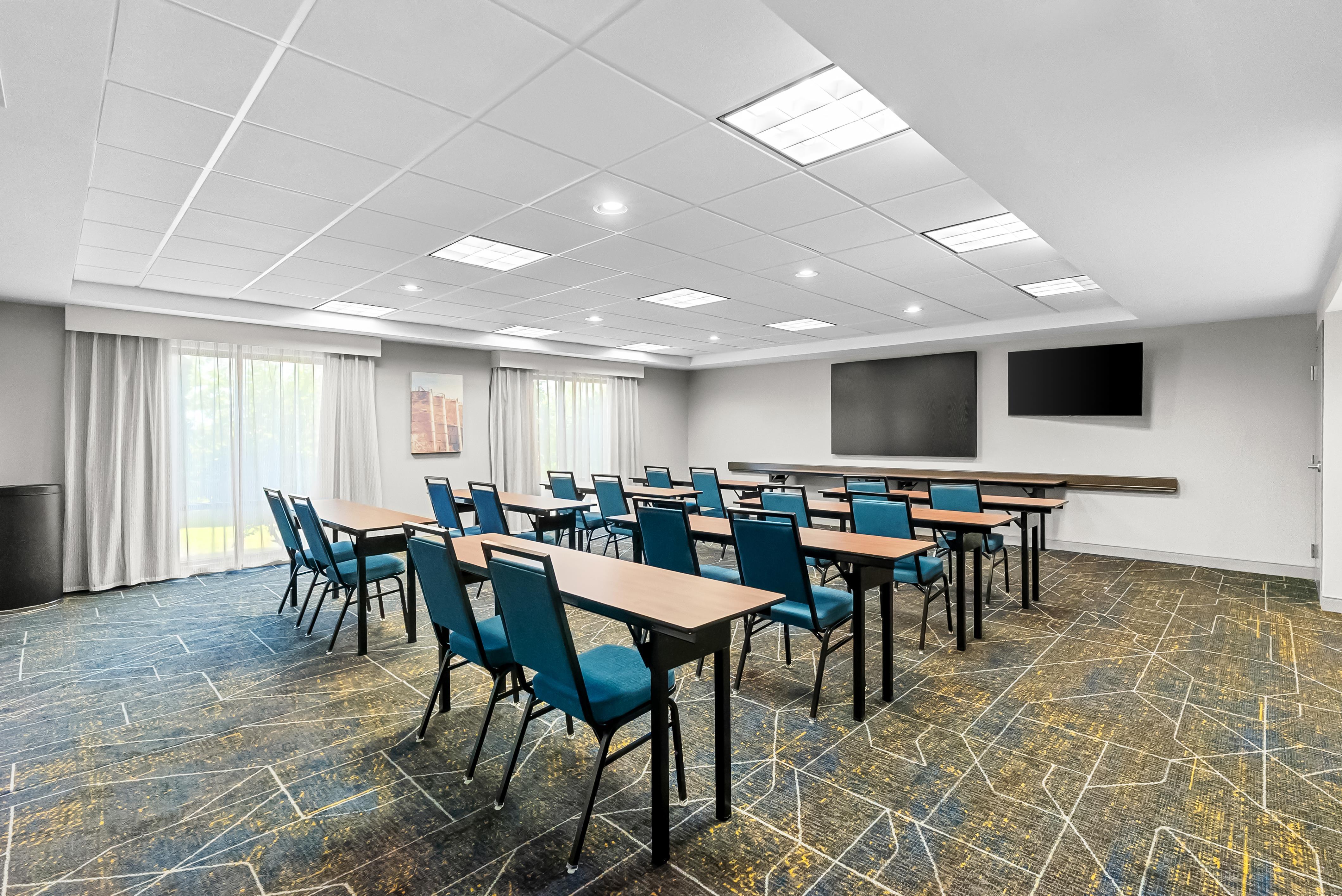 Meeting Room | Hampton Inn & Suites Peru