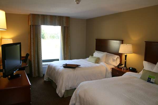  - Hampton Inn & Suites Warren