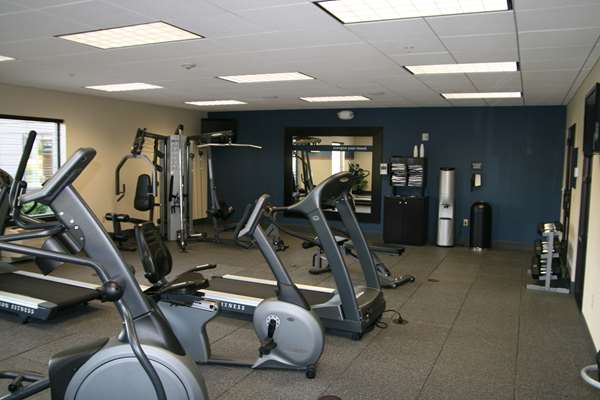 Fitness/ Exercise Room - Hampton Inn & Suites Warren