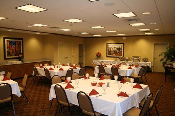  - Hampton Inn & Suites Warren