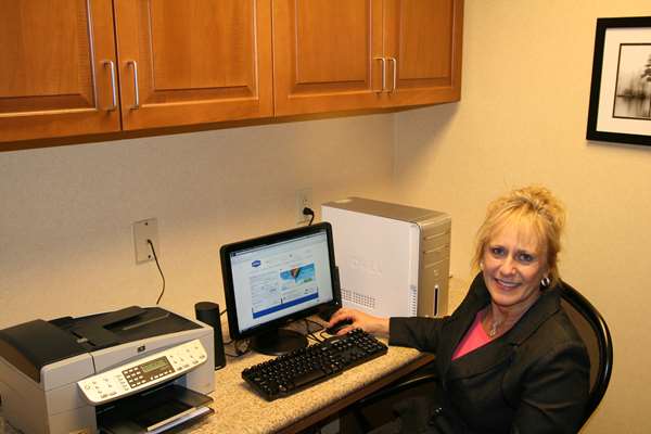 Conference Area - Hampton Inn & Suites Warren