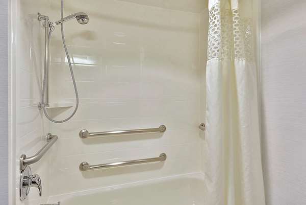  - Hampton Inn Old Town Alexandria - I-95 & I-495, Exit 176B