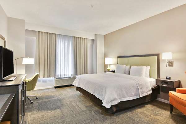  - Hampton Inn Old Town Alexandria - I-95 & I-495, Exit 176B