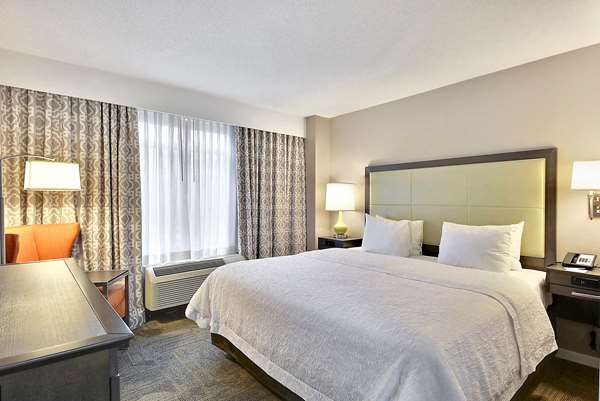  - Hampton Inn Old Town Alexandria - I-95 & I-495, Exit 176B