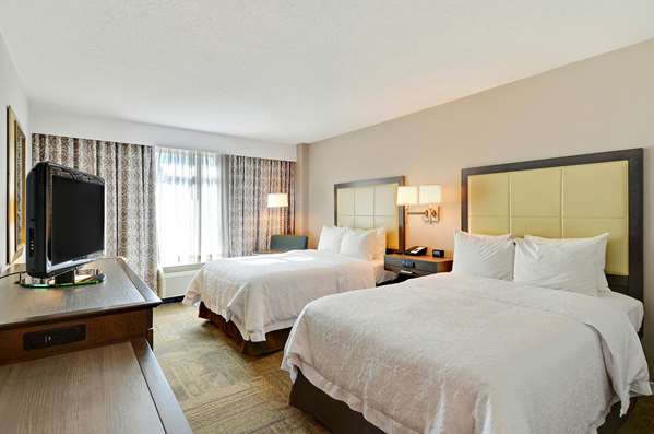  - Hampton Inn Old Town Alexandria - I-95 & I-495, Exit 176B