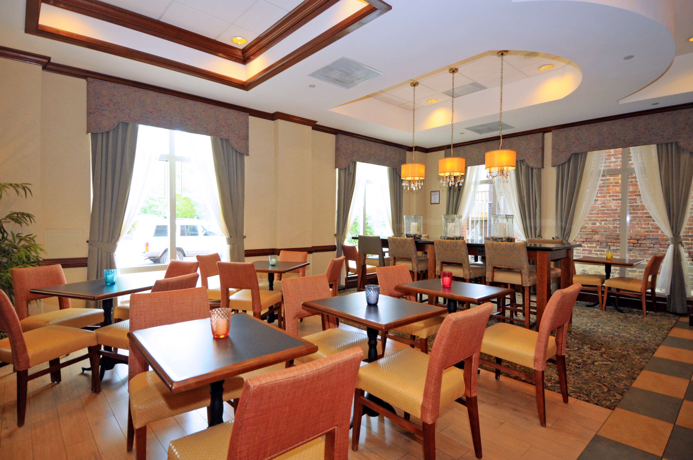 Restaurant | Hampton Inn Alexandria-Old Town/King St. Metro