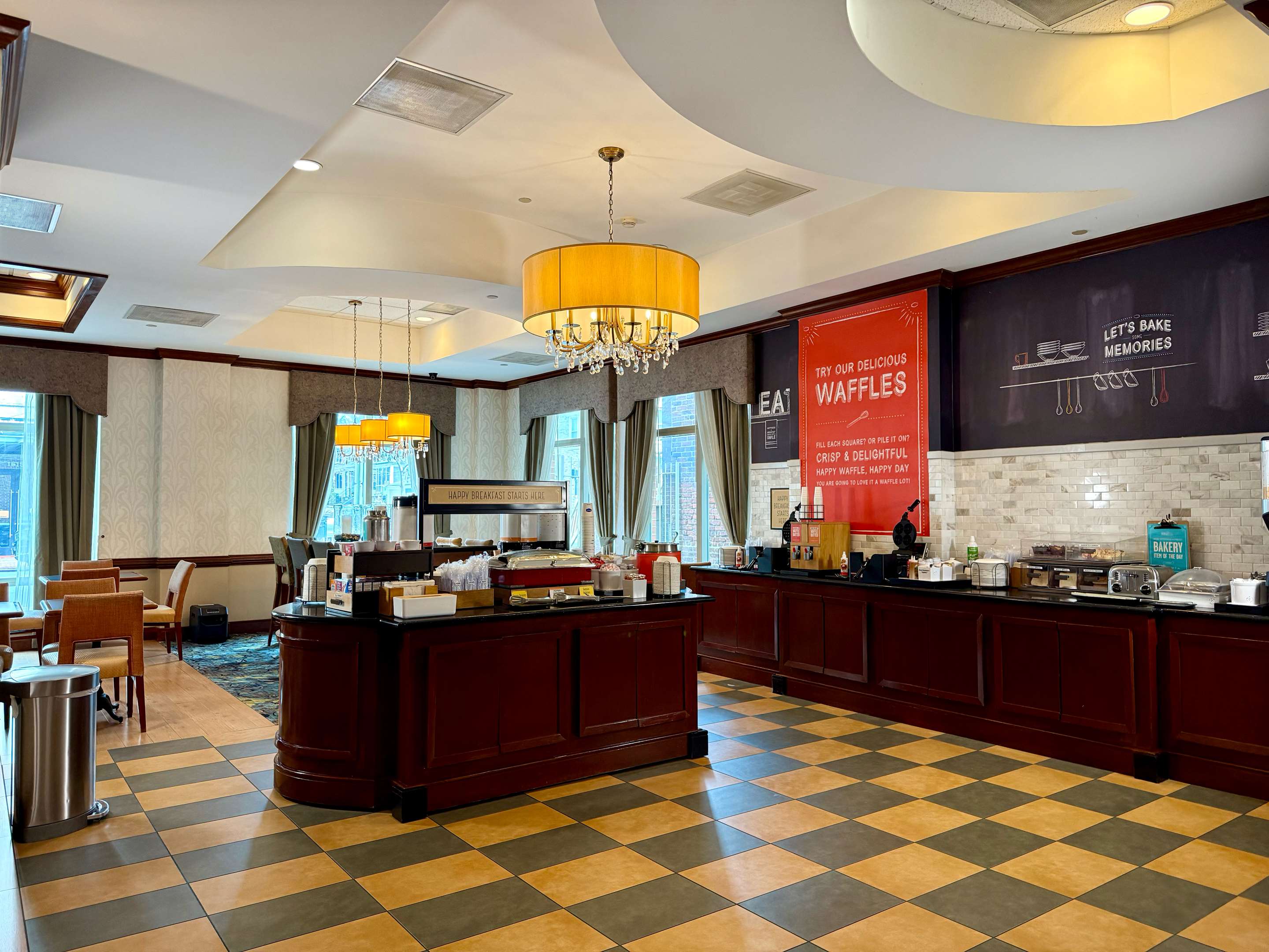 Breakfast Area | Hampton Inn Alexandria-Old Town/King St. Metro