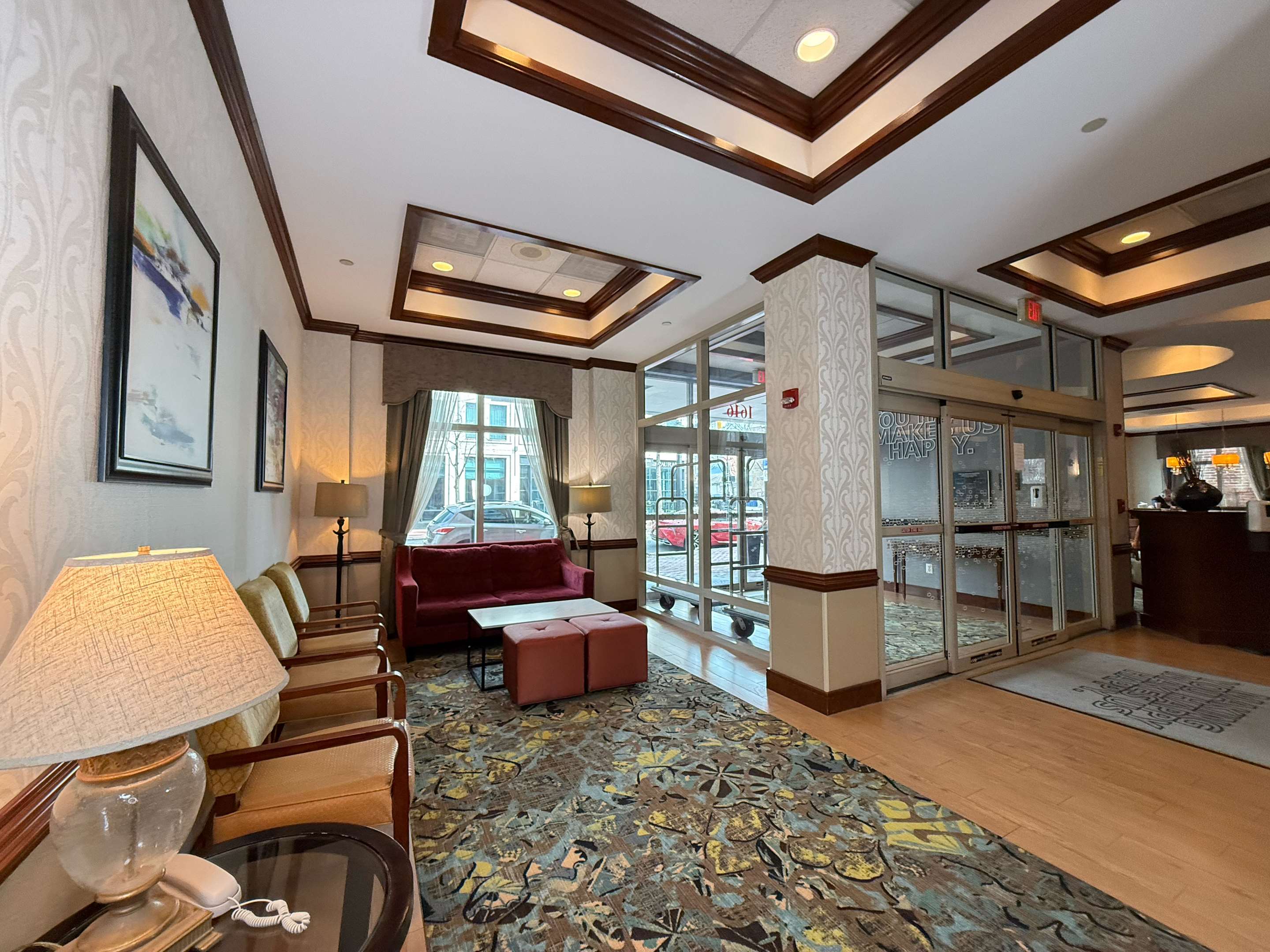 Lobby | Hampton Inn Alexandria-Old Town/King St. Metro