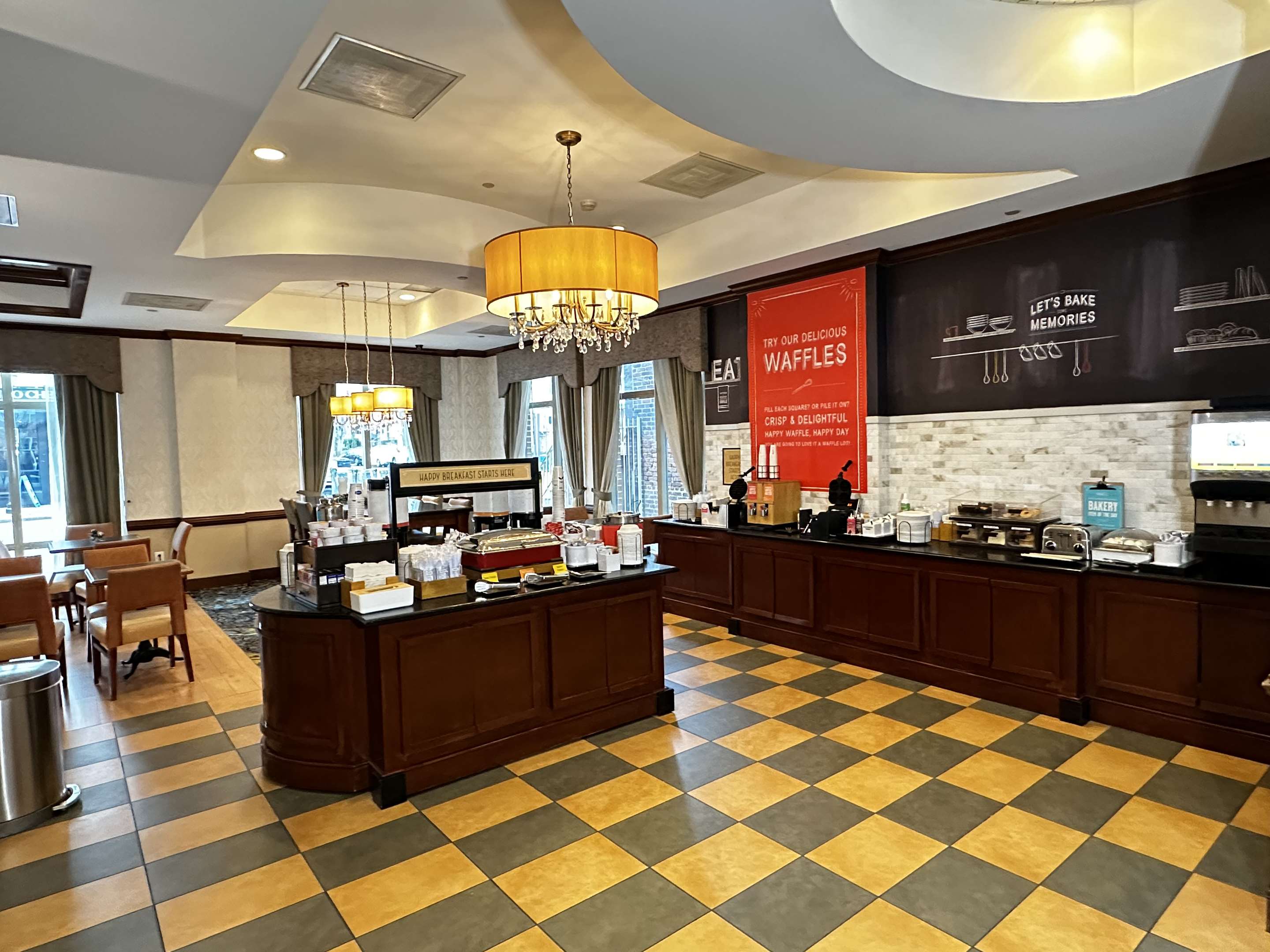Breakfast Area | Hampton Inn Alexandria-Old Town/King St. Metro