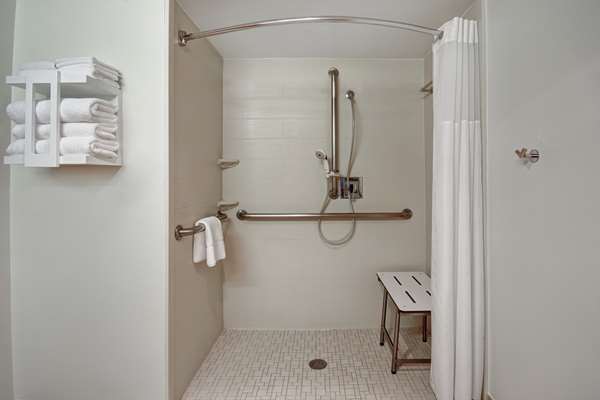  - Hampton Inn Old Town Area Alexandria - I-95 & I-495, Exit 177