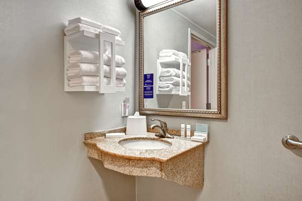  - Hampton Inn Old Town Area Alexandria - I-95 & I-495, Exit 177