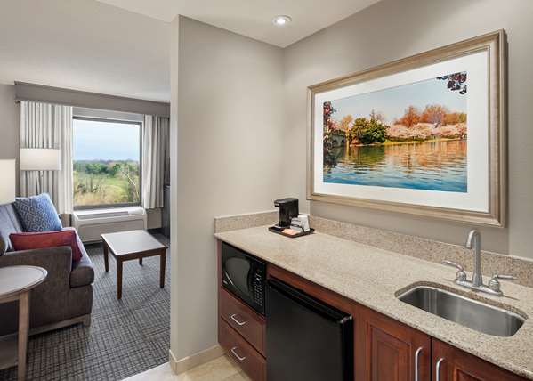  - Hampton Inn Old Town Area Alexandria - I-95 & I-495, Exit 177