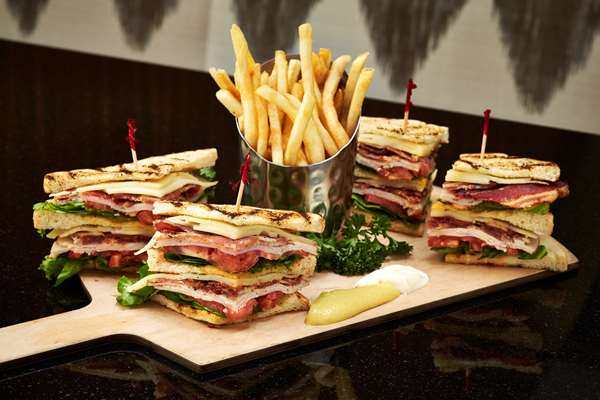 Restaurant - Embassy Suites at Chevy Chase Pavilion DC