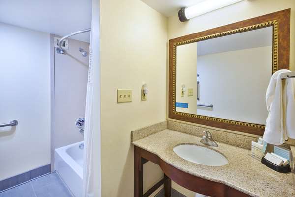  - Hampton Inn Chantilly