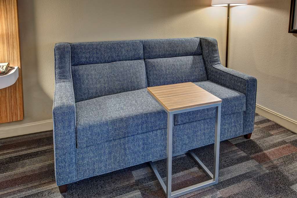 Hampton Inn Dumfries Room Type - 1 KNG HEARING ACC NOSMOK