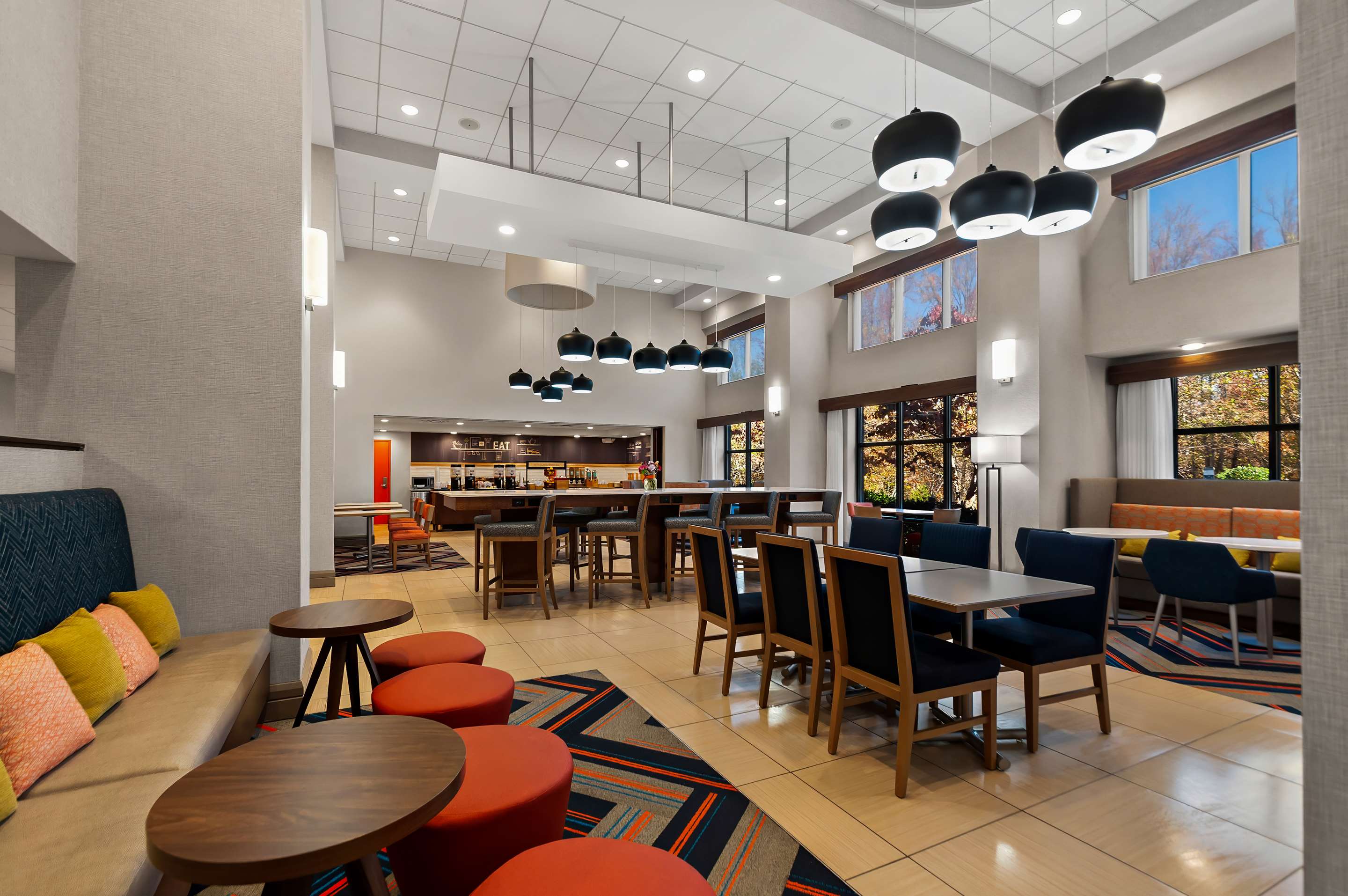 Breakfast Area | Hampton Inn & Suites Fort Belvoir Alexandria South