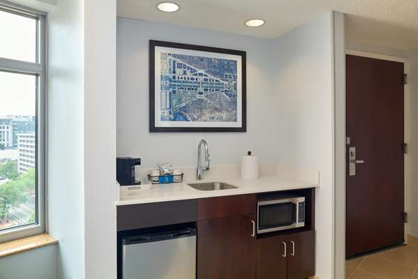  - Hampton Inn Convention Center DC