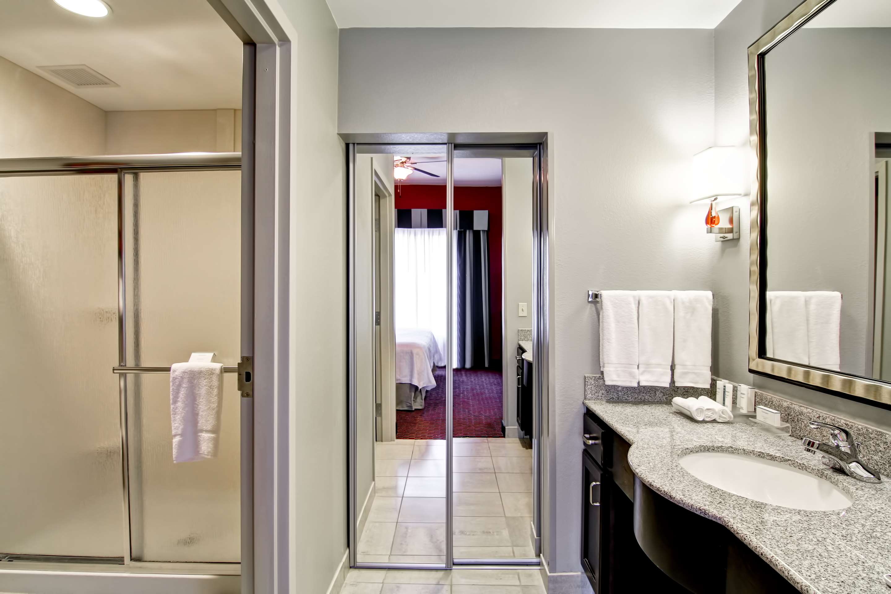 Guest room bath