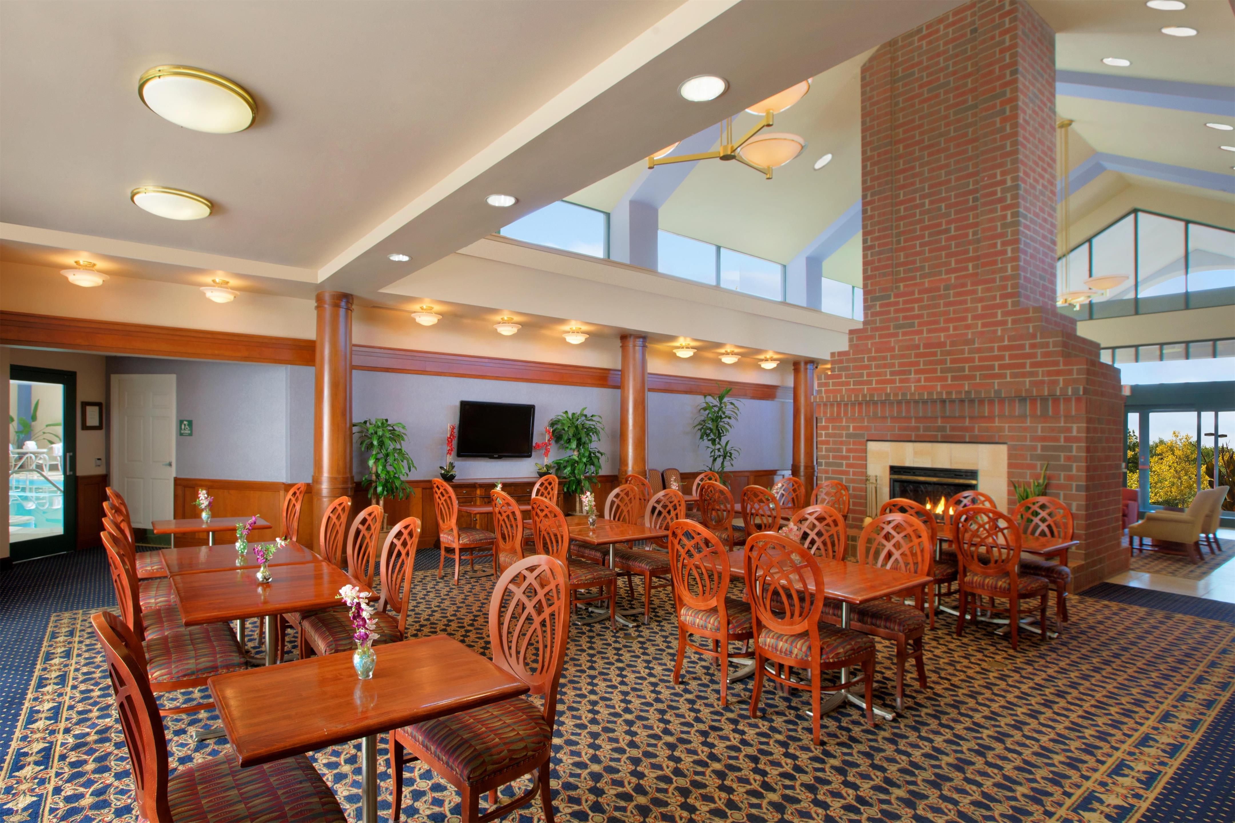 Lobby | Homewood Suites by Hilton Falls Church - I-495 at Rt. 50