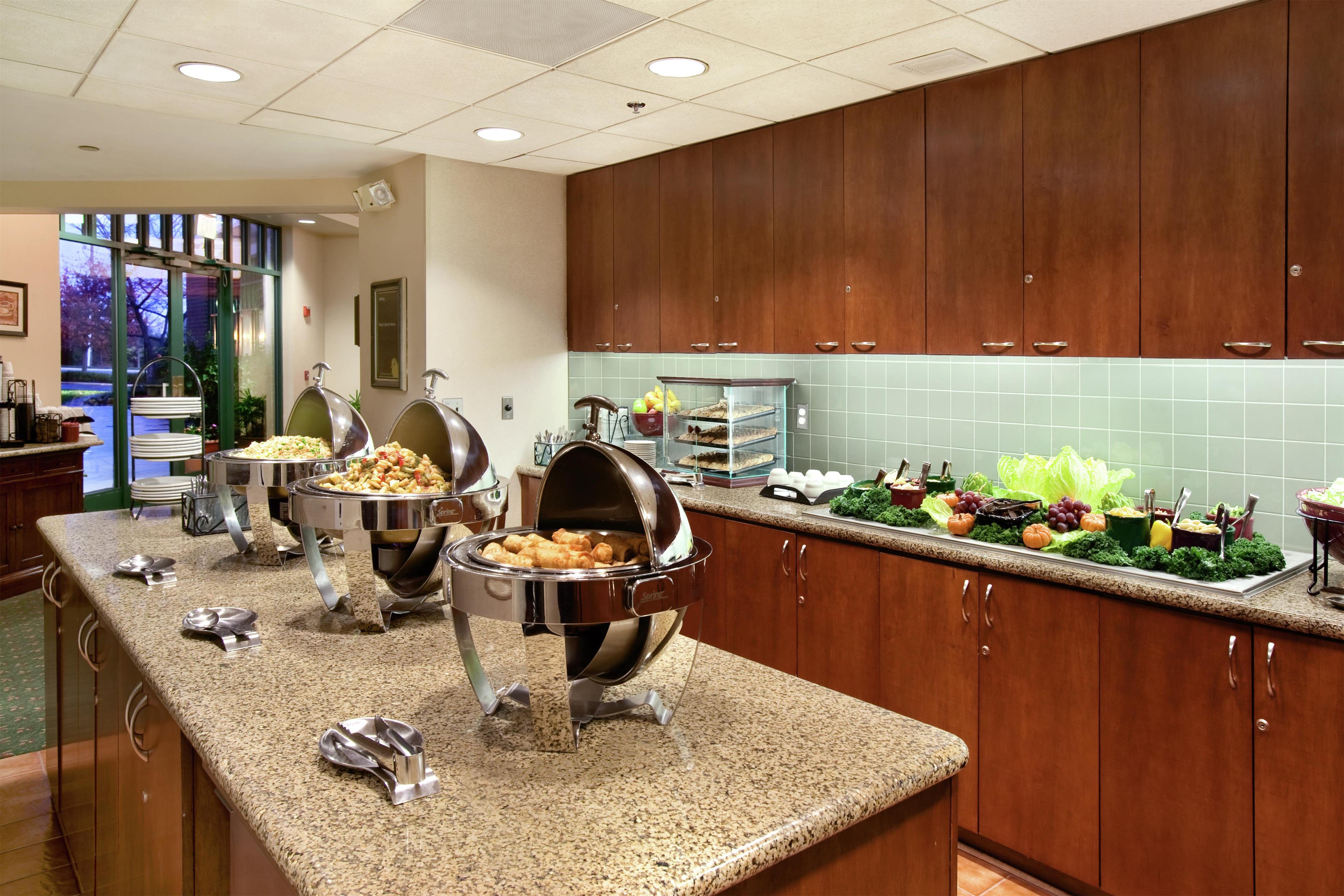 Breakfast Area | Homewood Suites by Hilton Falls Church - I-495 at Rt. 50