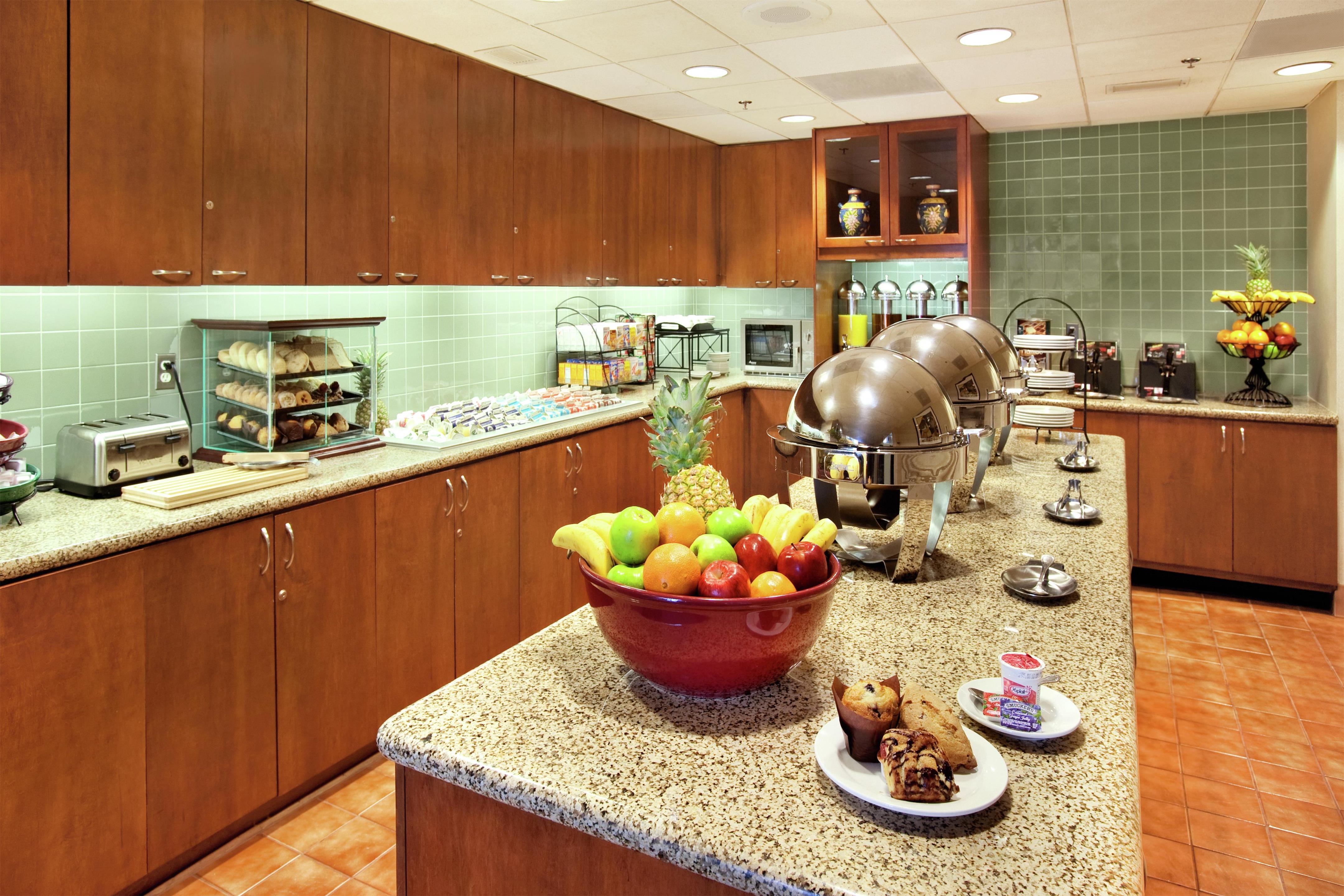 Breakfast Area | Homewood Suites by Hilton Falls Church - I-495 at Rt. 50