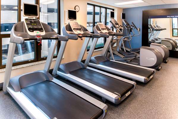 Fitness/ Exercise Room - Hampton Inn & Suites National Harbor - I-95 & I-495, Exit 2A