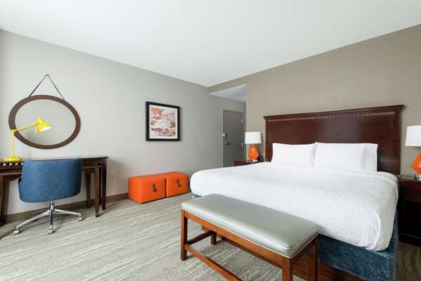  - Hampton Inn & Suites National Harbor - I-95 & I-495, Exit 2A