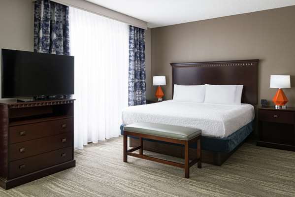  - Hampton Inn & Suites National Harbor - I-95 & I-495, Exit 2A
