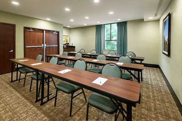  - Hampton Inn & Suites National Harbor - I-95 & I-495, Exit 2A