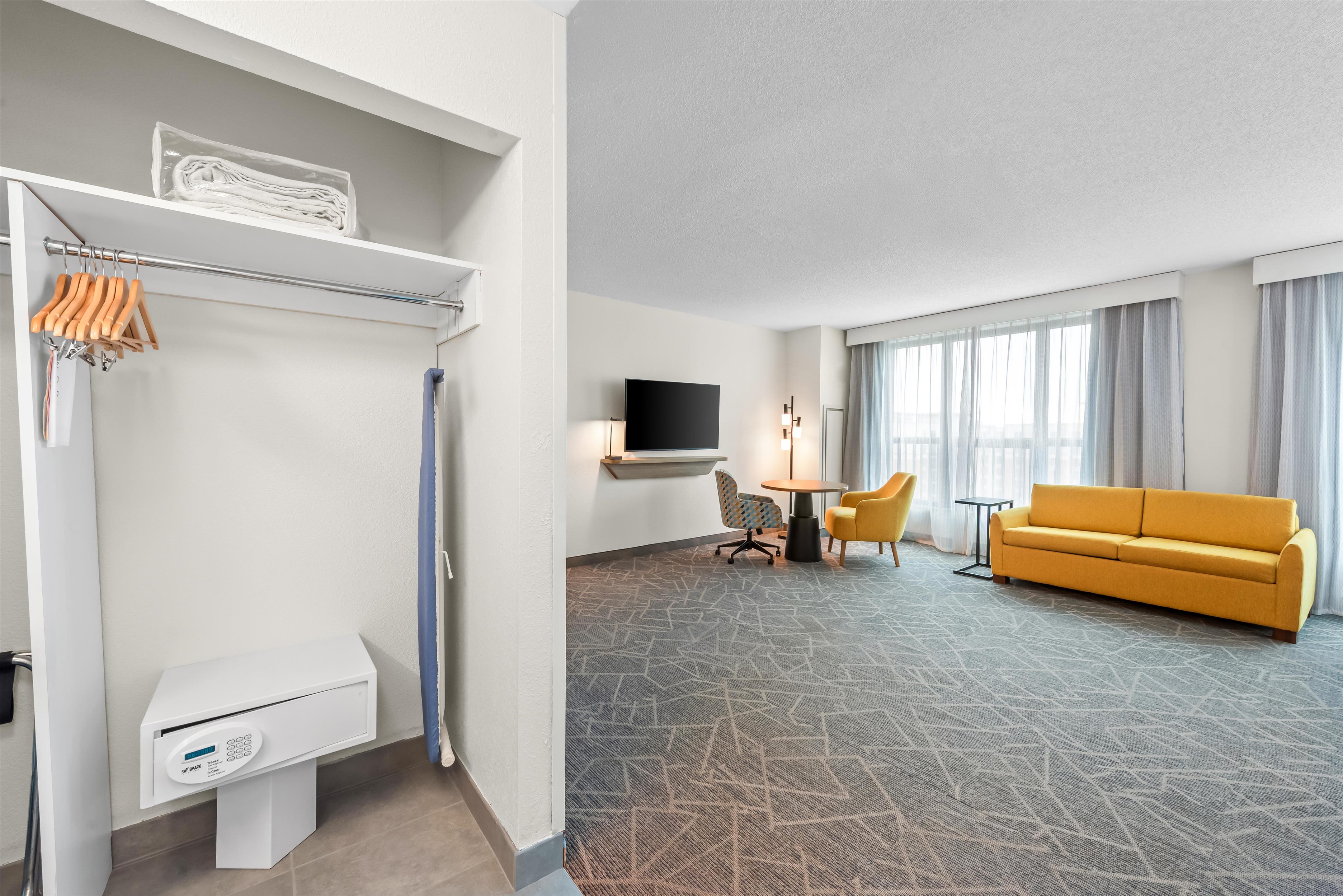 Guest room