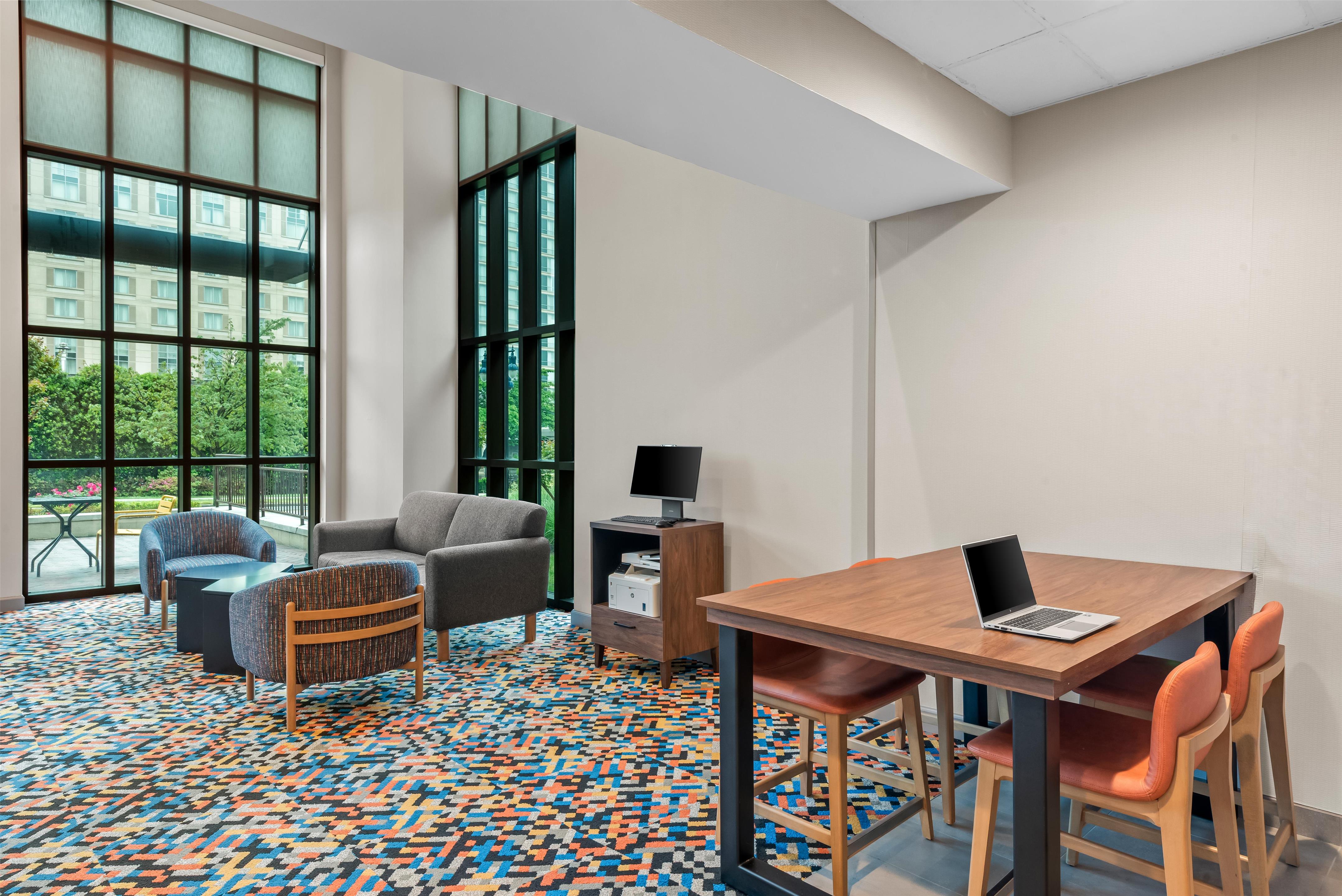 Business Center | Hampton Inn & Suites National Harbor - Alexandria Area
