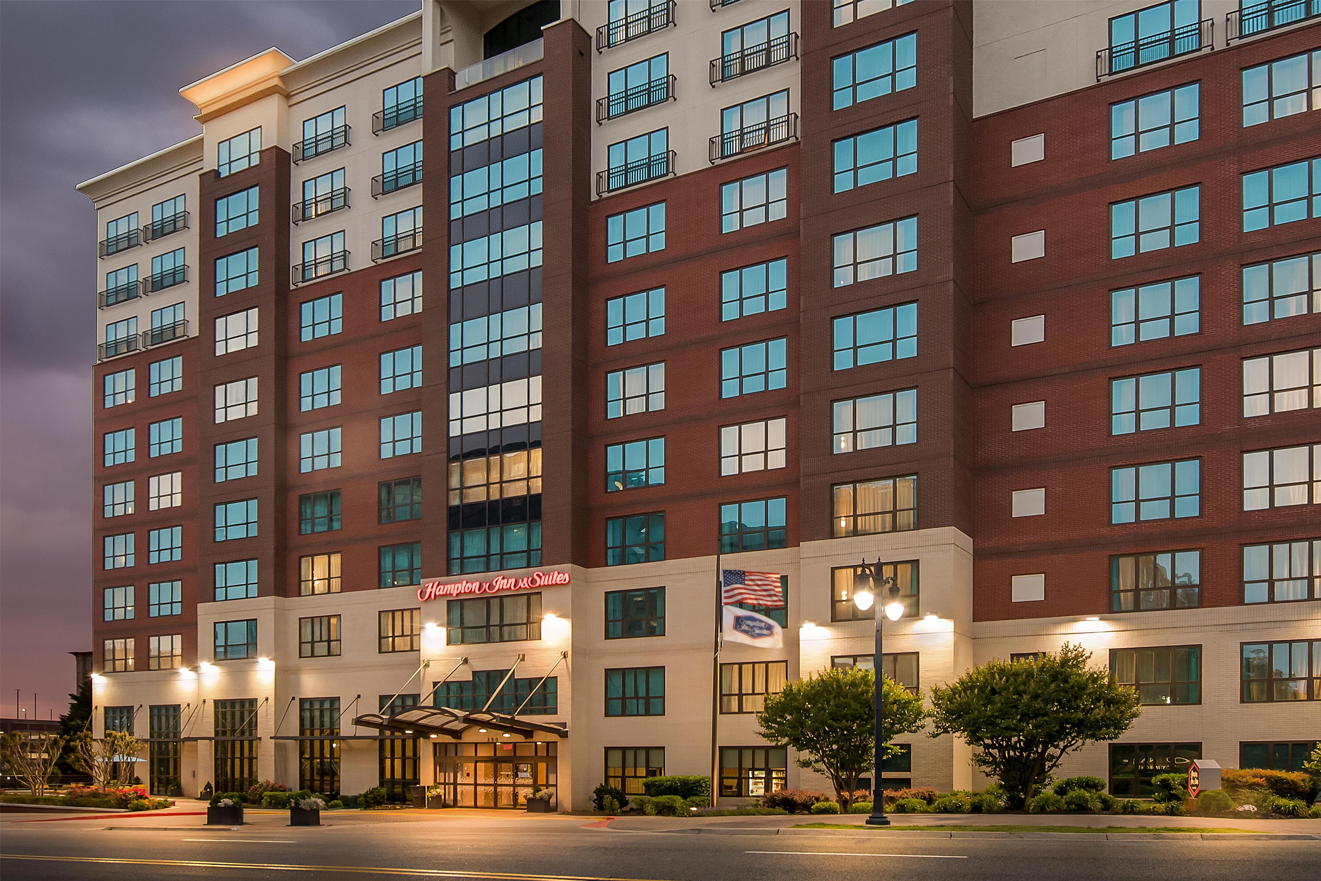 Exterior | Hampton Inn & Suites National Harbor - Alexandria Area