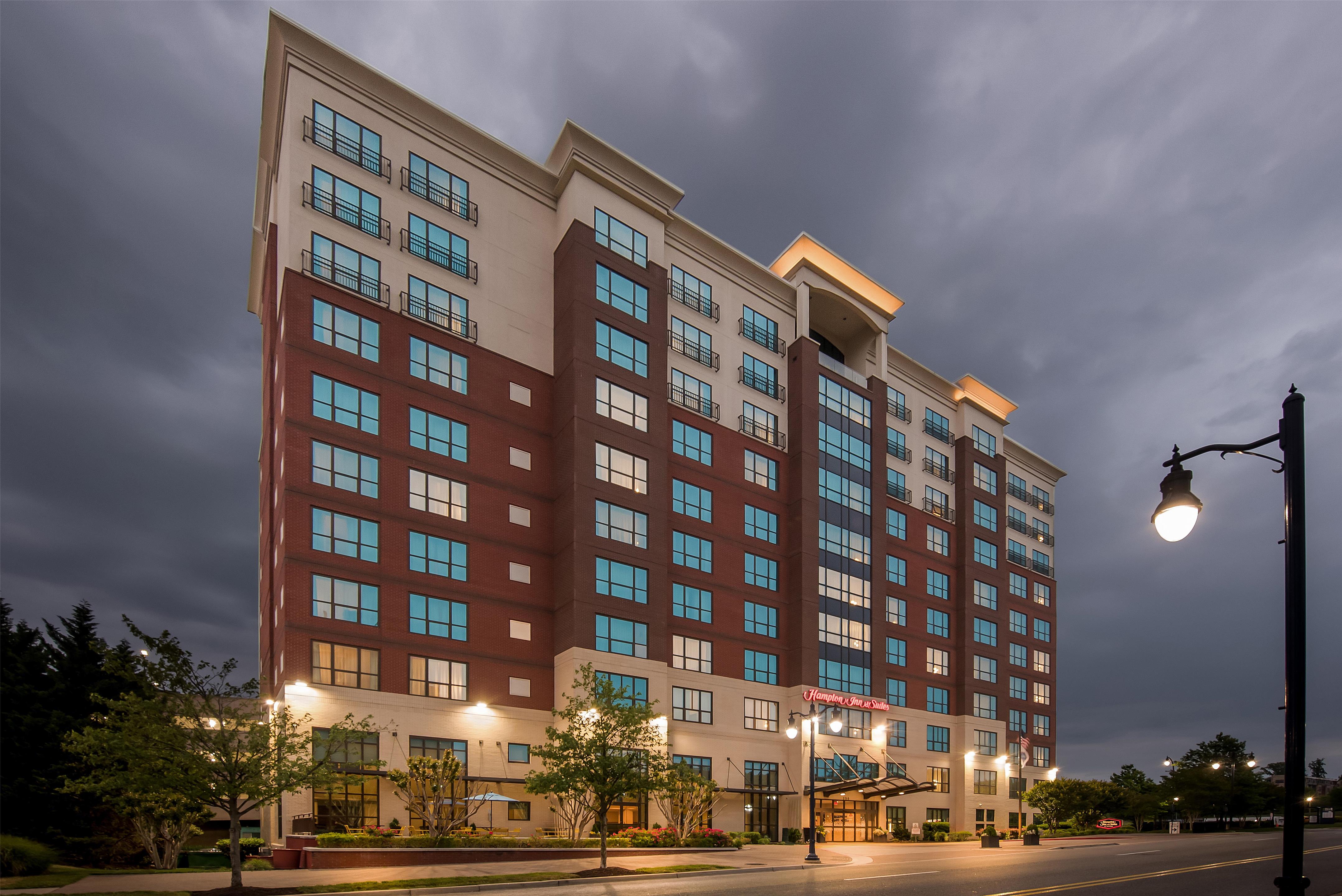 Exterior | Hampton Inn & Suites National Harbor - Alexandria Area