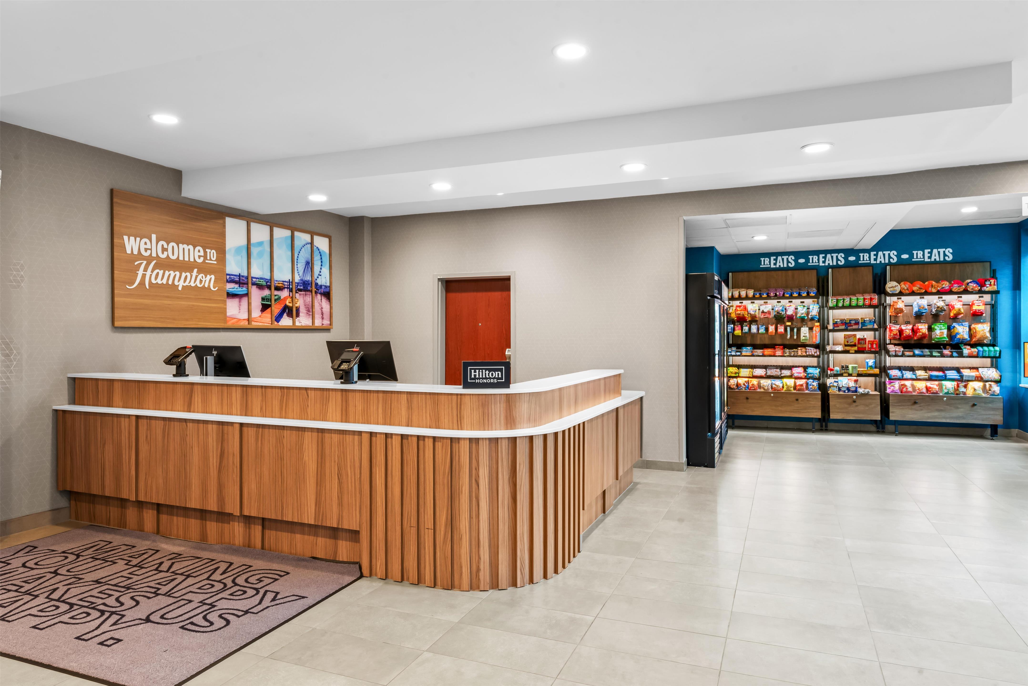 Reception | Hampton Inn & Suites National Harbor - Alexandria Area
