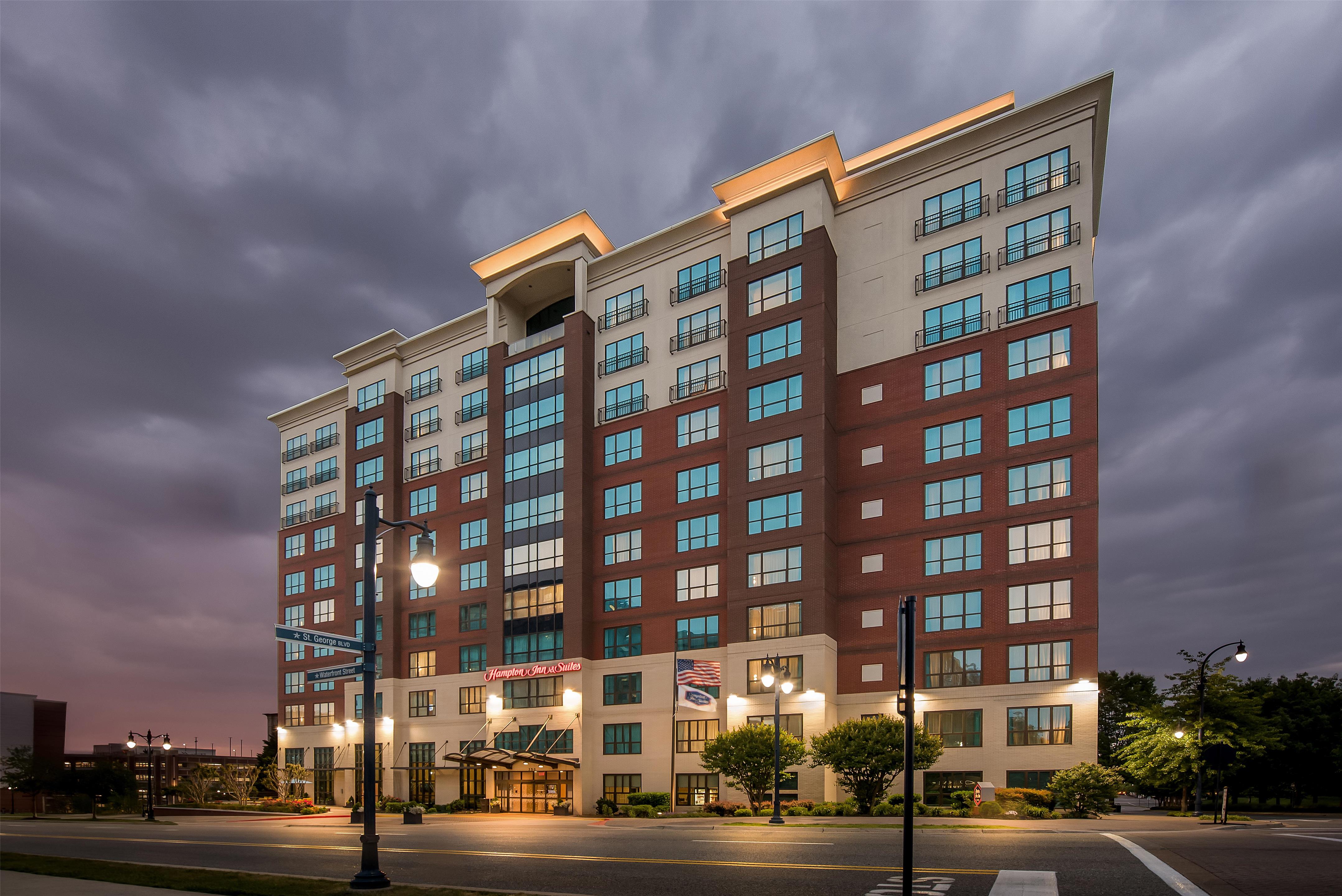 Exterior | Hampton Inn & Suites National Harbor - Alexandria Area