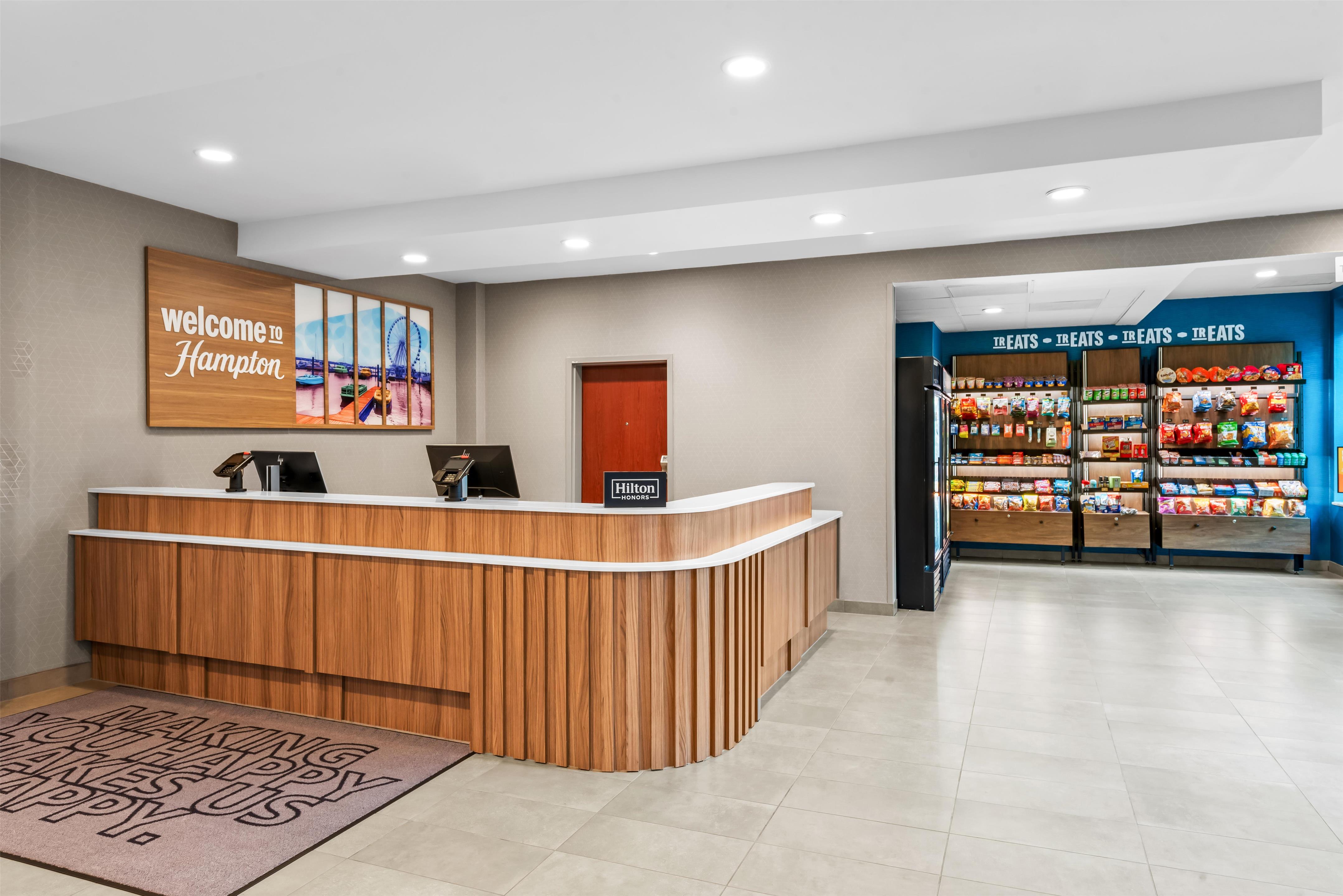 Reception | Hampton Inn & Suites National Harbor - Alexandria Area