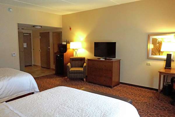  - Hampton Inn Waynesburg - I-79, Exit 14
